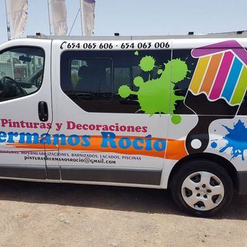 Pintura y Decoraciones Hermanos Rocio carro pintado con logos